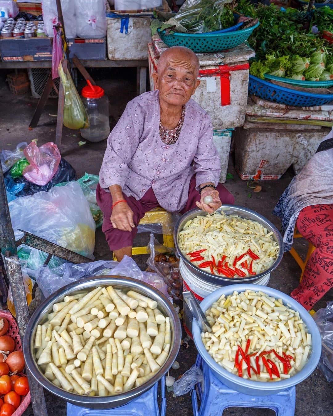 Shunsuke Miyatakeのインスタグラム：「A bamboo shoots pickle shop on a street, somewhere in Phnom Penh」
