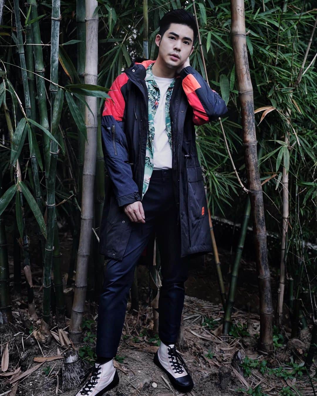 Christoffer Chengのインスタグラム：「Outfit for the bamboo forest 🐼 @aigle #aiglehk #AiglexKoche」