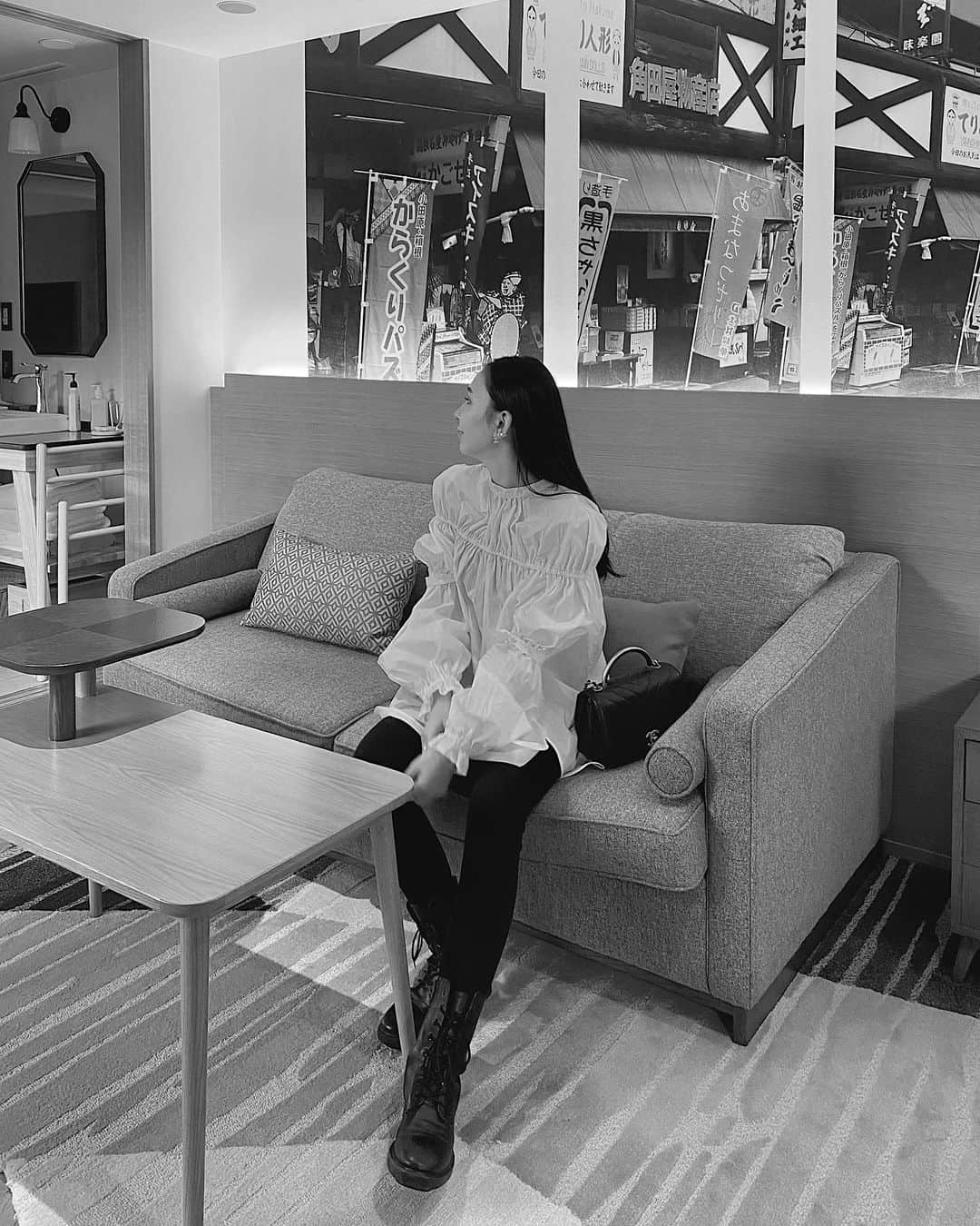 鈴木詩織のインスタグラム：「Hotel Indigo 箱根強羅♡ . 久しぶりの旅行。温泉で癒されてきました☺️go toを使ってお得に泊まれたよ♡ 彼は相当お部屋の露天風呂が気に入ったみたいでたくさん入ってました🧖🏽‍♂️露天風呂から見える景色が最高だった。川の音と鳥のさえずりが心地よかった🍃 . ごはんもおいしくて大満足🤤 . . . . . #国内旅行#トラベル#gotoキャンペーン#gotoトラベル#温泉旅行#箱根強羅#箱根旅行#ホテルインディゴ箱根強羅#hotelindigo#hotelindigohakonegora」