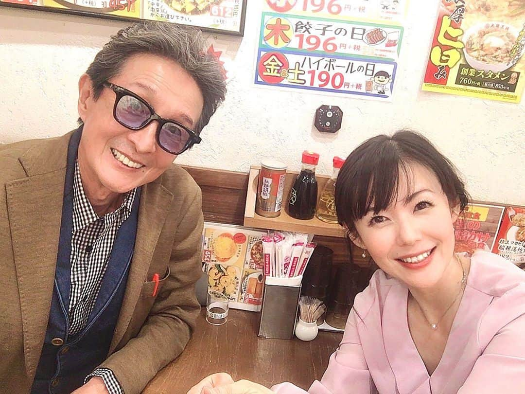 六車奈々さんのインスタグラム写真 - (六車奈々Instagram)「収録後は、新将さんと王将！  餃子食べながら、 アツク語り合ったぜぃ(≧∀≦)  新将さん、久々にゆっくりお話できて楽しかったです！ ありがとうございました(o^^o)  #中丸新将　さん　#お疲れ様の乾杯 #楽しかった #六車奈々」10月29日 22時31分 - nanarokusha