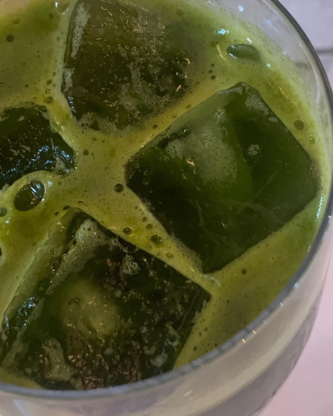 Mathilde Goehlerのインスタグラム：「Stacking up on greens and vitamins for the season🍏🥦🥬🌨🌬」