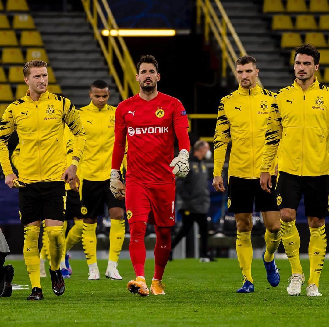 マッツ・フメルスのインスタグラム：「On our way to steal yo...three points」
