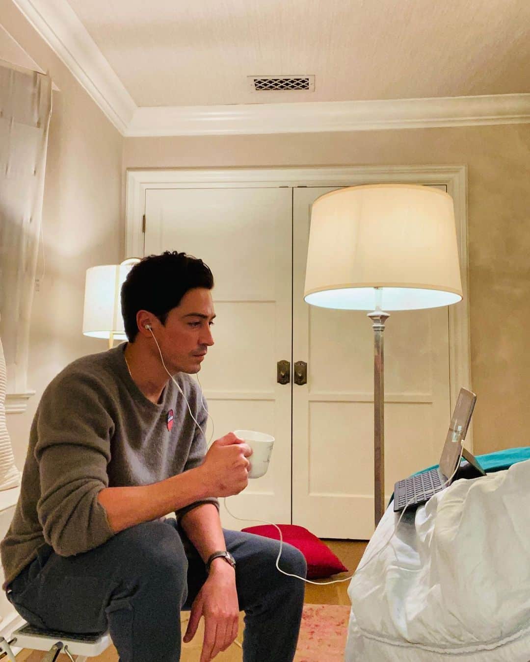 ベン・フェルドマンのインスタグラム：「This is what it looks like to be on the @todayshow in 2020. I miss New York.  #Superstore season 6 starts tonight」
