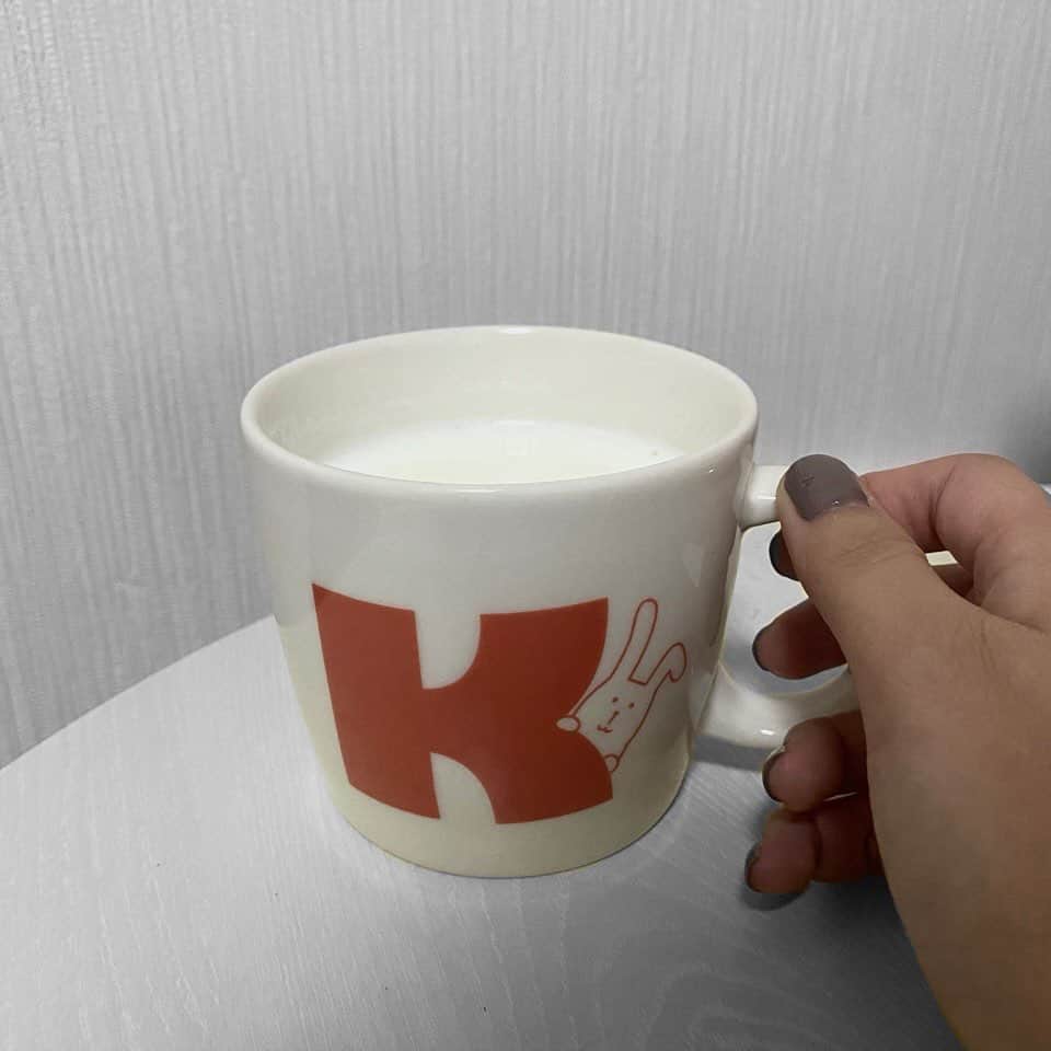 田中皓子さんのインスタグラム写真 - (田中皓子Instagram)「. ホットミルクを飲んで 1日を振り返ってたり…🤭🤍  どんな1日でしたか？ ハッピーな日がたくさんありますように。」10月29日 22時47分 - kouko_0616