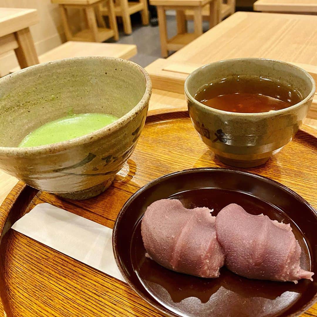 畑亜貴さんのインスタグラム写真 - (畑亜貴Instagram)「一口だけ赤福食べたい…という願いが叶う赤福茶屋って素敵だなと思った今日のおやつです。 #アキハタもにゅもにゅ愛」10月29日 22時40分 - akihata.jp