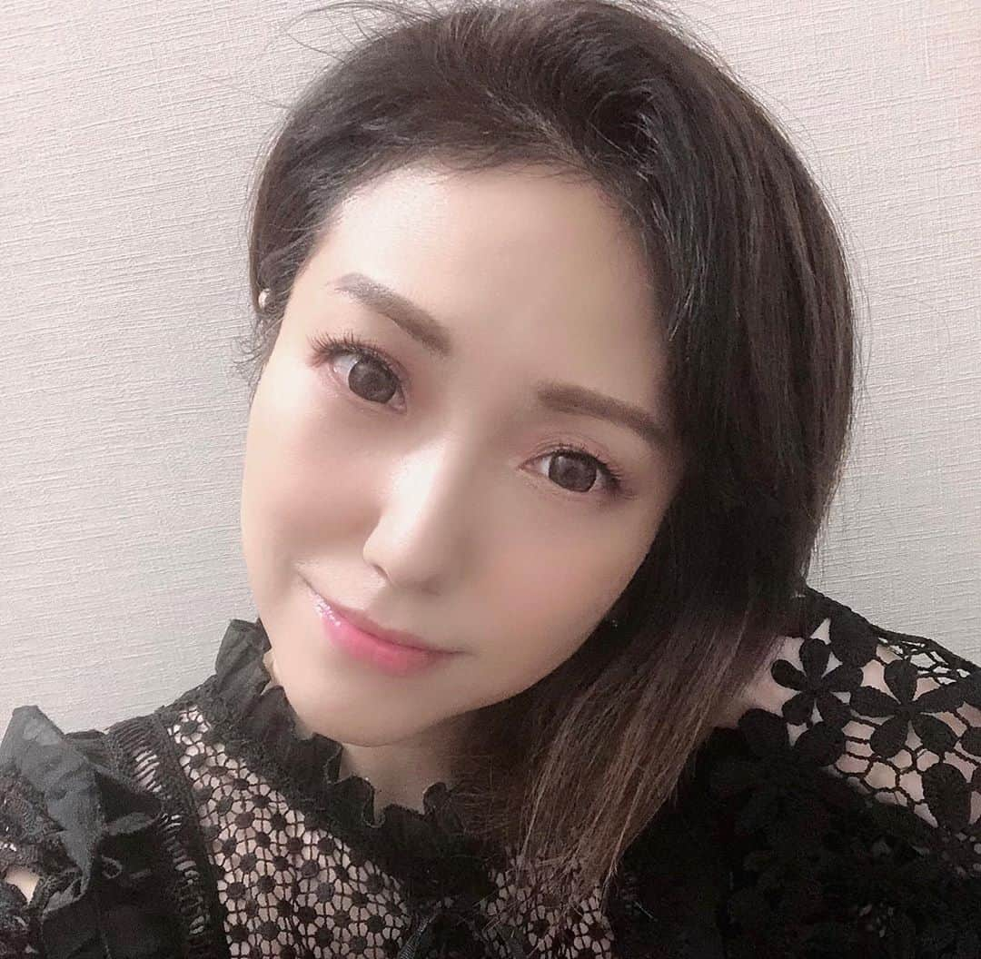 甘乃つばき（吉瀬菜々子）さんのインスタグラム写真 - (甘乃つばき（吉瀬菜々子）Instagram)「今日も一日お疲れ様です❤」10月29日 22時40分 - natsume_sachiko