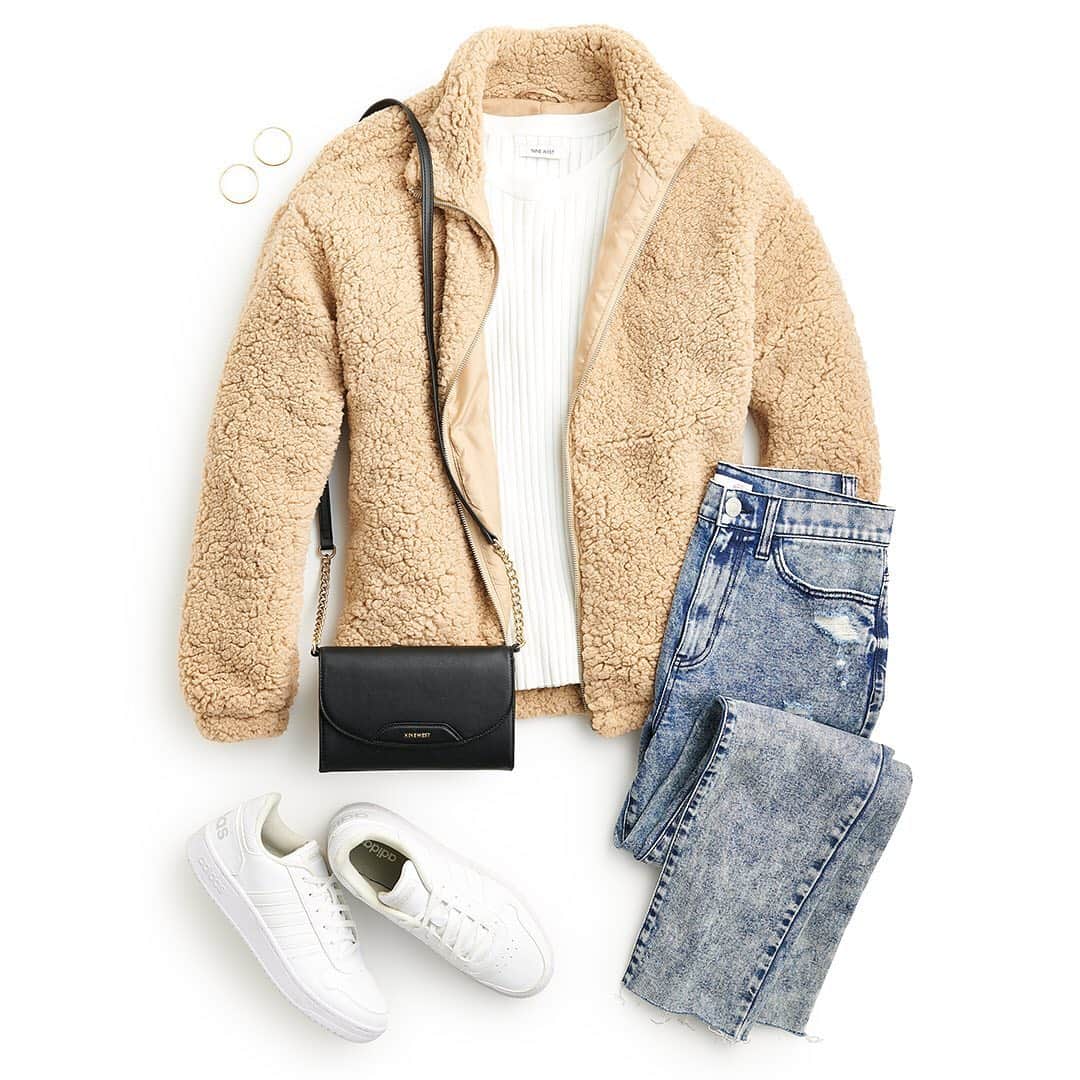 ロック&リパブリックのインスタグラム：「It’s sherpa season. 🙏 Check out this look and more styled by @christineandrew for The Outfit Bar at Kohl’s. #Kohls #ootd」
