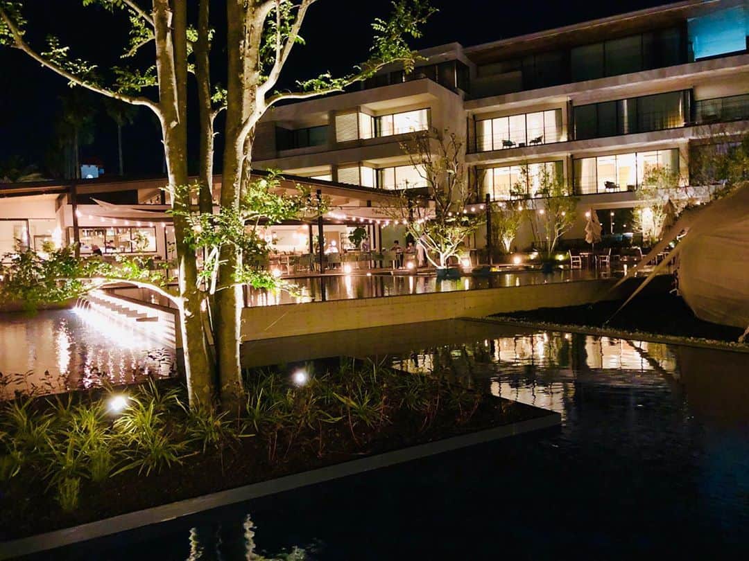 マイケル富岡のインスタグラム：「fresh×organic×local…malibu farm♡ 海×空×癒し…malibu hotel♪ では 乾杯♡ #海 #love #beach #resort #marina #surf #fresh #organic #local #actor #actorslife #shooting #マイケル富岡 #俳優 #タレント #撮影 #ジェット #富士山 #湘南 #鎌倉 #江ノ島 #リゾート#malibufarm #malibuhotel #ronherman #generalamericanhome #california #nature #mt.fuji #enoshima」