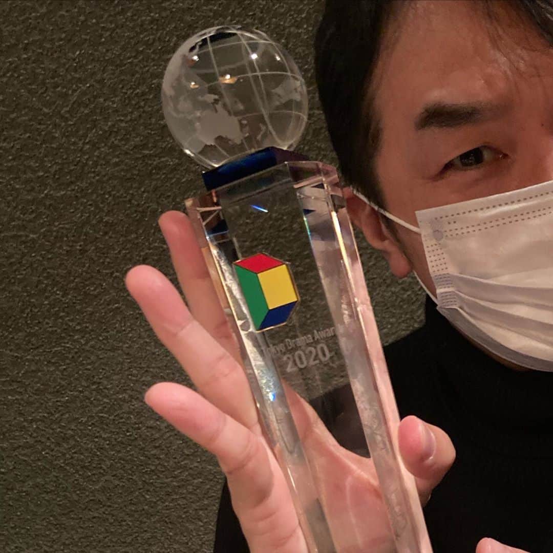 池田鉄洋のインスタグラム：「ドラマ『ひまわりっ〜宮崎レジェンド〜』が賞をいただいたんですって！　 凄いなあ。 関係者の皆さま、おめでとうございます！　  #東京ドラマアウォード2020 #ローカルドラマ賞#脚本書かせていただきました。」