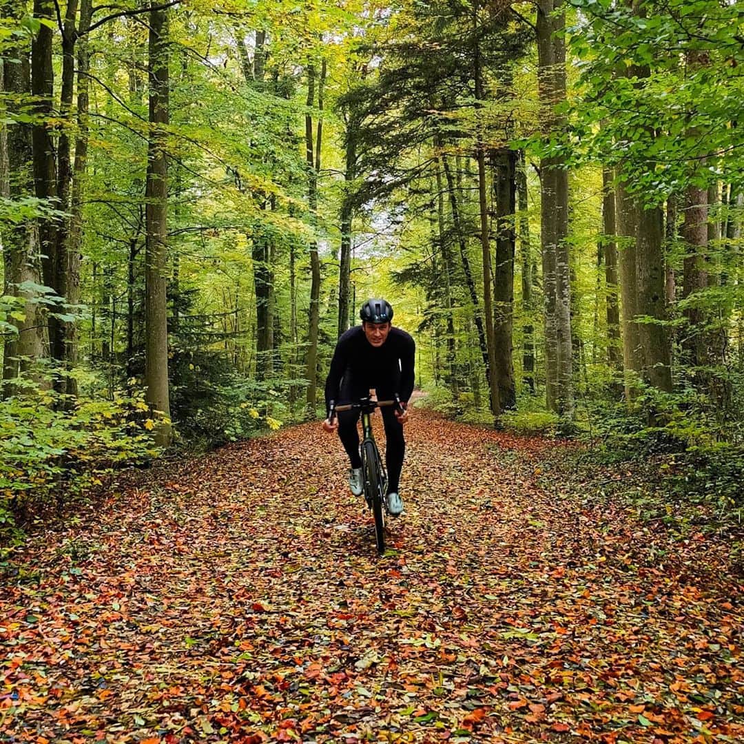 マルセル・キッテルさんのインスタグラム写真 - (マルセル・キッテルInstagram)「Is there anything better than riding in a forest in autumn and nature is changing colours? 😍  P.S. Take care and stay safe from the virus! 🙏  #cycling #rosebikes #cyclestories #cyclingshots #cyclinglife #rideshimano #alltribesoneclan #nature #rideyourbike #cyclingpics」10月29日 23時49分 - marcelkittel