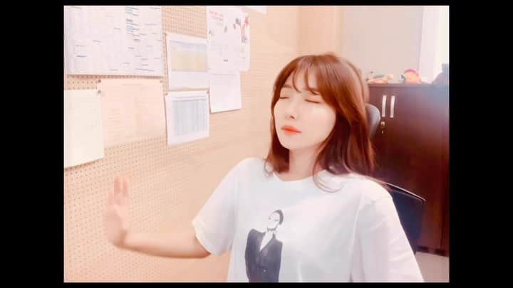 イ・イネのインスタグラム：「#유튜브 #영상 이예요~☺️ #주소 👣는 맨 위에 있어요~~#프로필  참조해주세용~~🤣👆」