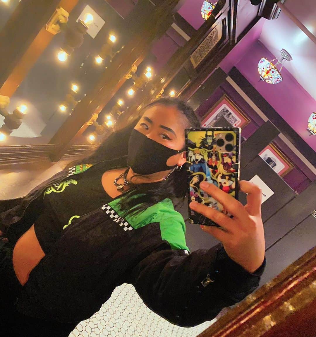 藤井美穂のインスタグラム：「I tried to scream... But my head was under the water  👁👄👁」