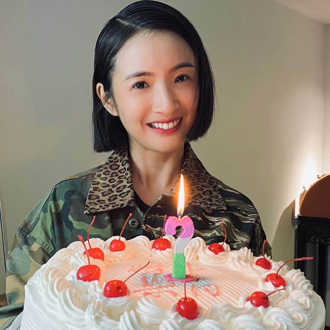 リン・イーチェン（Ariel Lin/アリエル・リン）さんのインスタグラム写真 - (リン・イーチェン（Ariel Lin/アリエル・リン）Instagram)「謝謝大家的生日祝福！🥰🥰🥰也願每個人都有清明的心念，善於發現並珍視生命中的種種相遇與美好⋯😘😘😘」10月30日 0時14分 - linyichen.ariellin