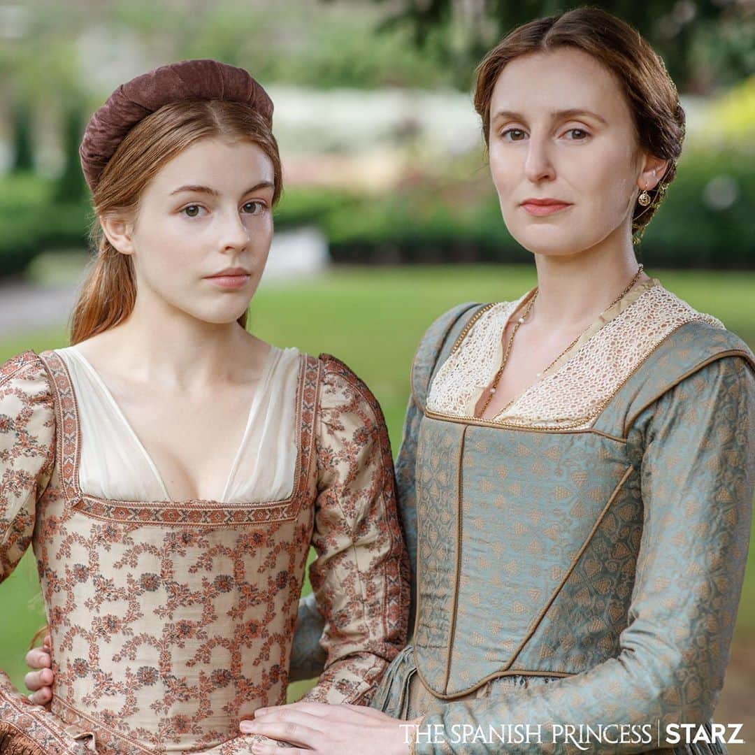 Amelia Gethingさんのインスタグラム写真 - (Amelia GethingInstagram)「Ursula and Maggie 💛   Getting to work alongside such talented actors, whom I’m in awe of, was such a dream! :)  Watch episode 3 of #thespanishprincess now 🇪🇸」10月30日 0時08分 - ameliagething