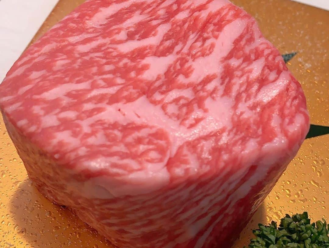 大槻ひびきさんのインスタグラム写真 - (大槻ひびきInstagram)「お肉が食べたくなって すっごい焼肉行ってきた！！ ユッケ炙り丼とユッケ寿司が好き🥺✨ #焼肉 #肉 #ユッケ #美味しい #代々木 #参宮橋 #焼肉屋 #yummy #girls」10月30日 0時12分 - yanhibi0221