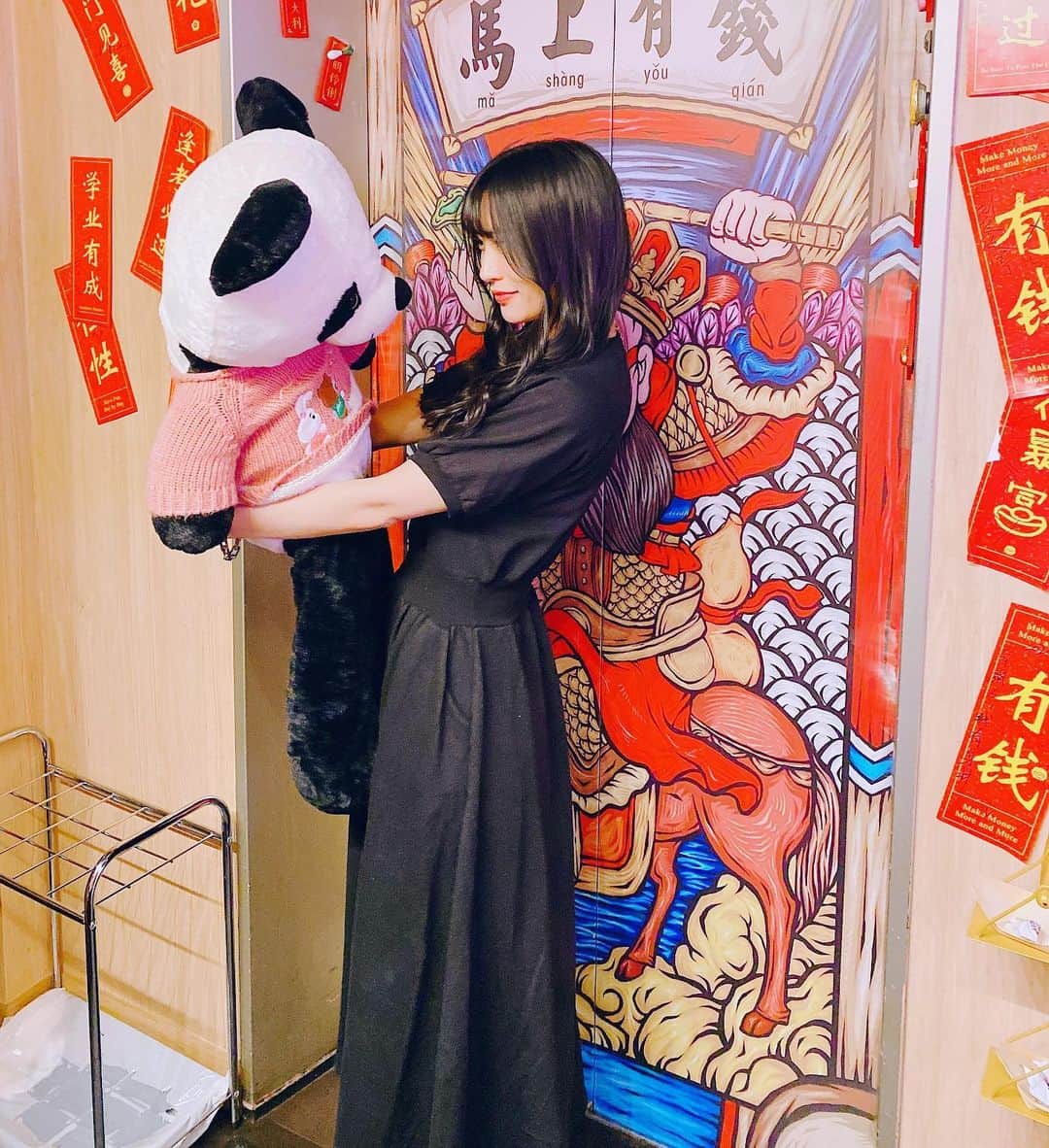 根岸愛のインスタグラム：「👗✨👗 ゆっきぃ(@yuukiistagram )がくれた i11y( @_i11y_shop_ )のワンピ着た🥰 あとパンダ🐼 #fashion #onepiece #i11y #ねぎしふく #ねぎ私服 #ワンピース」