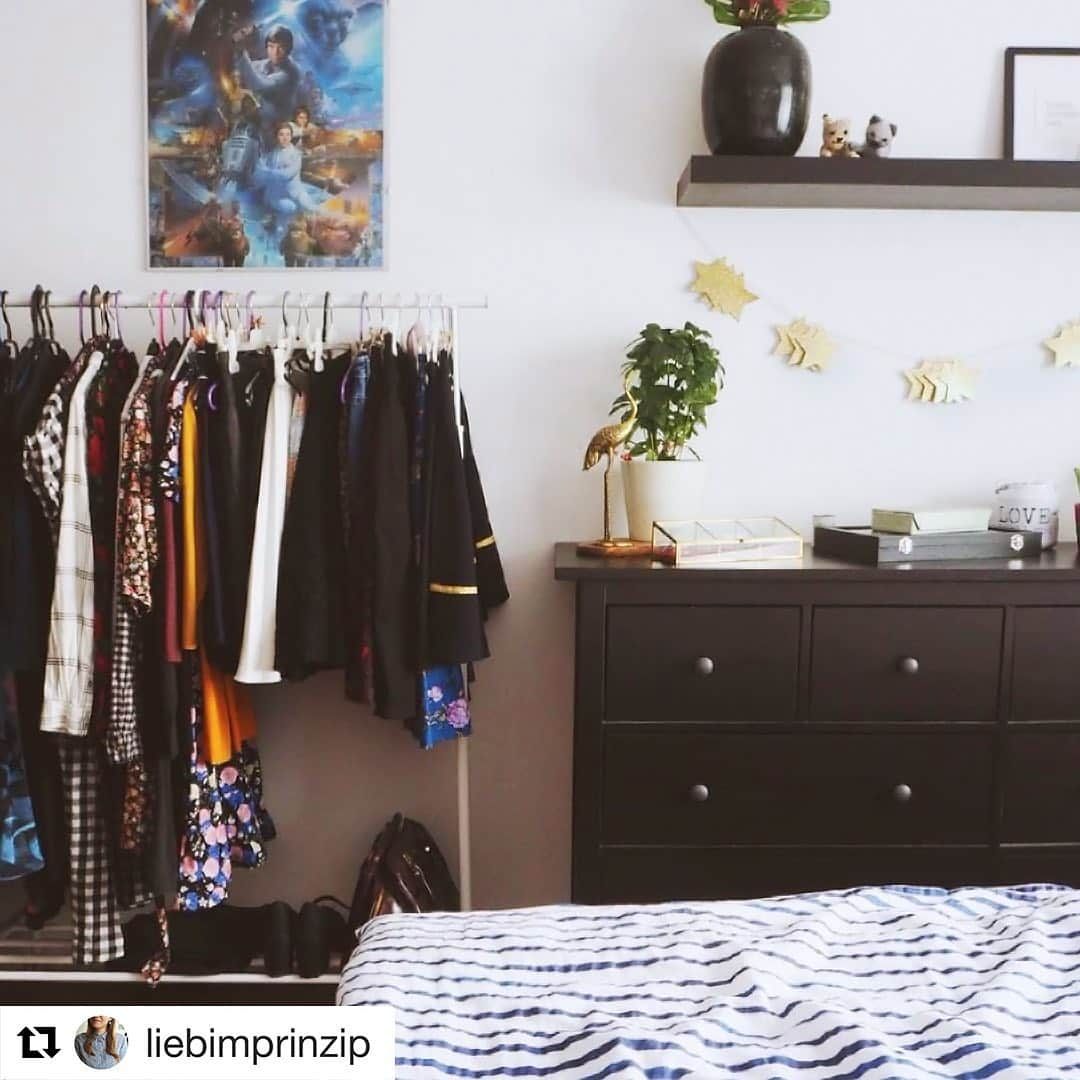 IKEA Austriaさんのインスタグラム写真 - (IKEA AustriaInstagram)「Passt nicht nur im Oktober gut – die schwarzbraune HEMNES Kommode bei @liebimprinzip 🦇🎃 #IKEAat #Regram  // HEMNES Kommode mit 8 Schubladen € 249,-  #IKEA #HEMNES #Kommode #Herbst #autumn #inspiration #inspo」10月30日 0時55分 - ikeaaustria