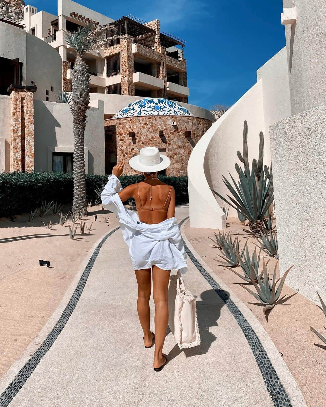 Camila Coelhoさんのインスタグラム写真 - (Camila CoelhoInstagram)「What’s your weekend plans? Already missing Cabo and @wapedregal - one of the most beautiful hotels I’ve been to! 🇲🇽  ———— Quais os planos pro findi?  Já com saudades do México e desse hotel lindo (um dos mais incríveis que já visitei)   #cabo #wapedregal #liveunforgettable #mexico #ad」10月30日 1時02分 - camilacoelho