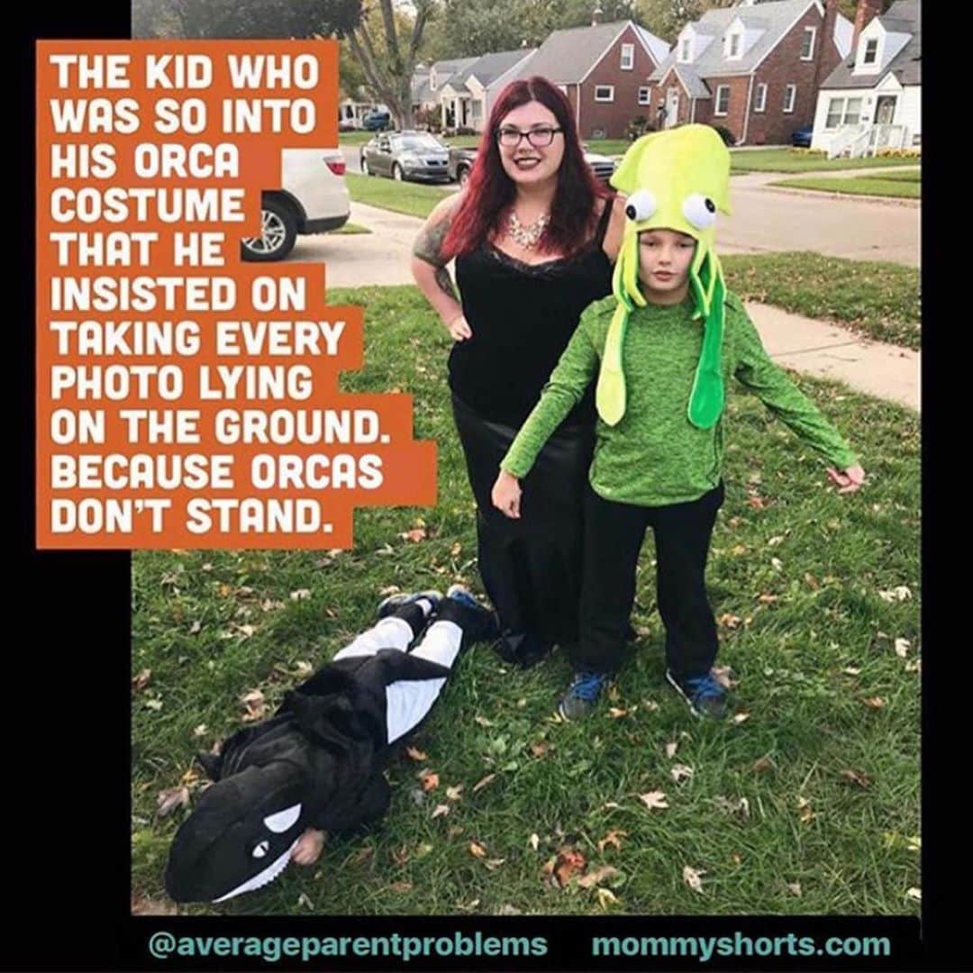 Average Parent Problemsのインスタグラム：「My favorite Halloween costumes are always the ones that you know were totally driven by the kids. Here’s to the kids with original ideas and the parents who let them run with it! Swipe left. Tag your Halloween photos #mommyshortshalloween. I post my favorites every year!」