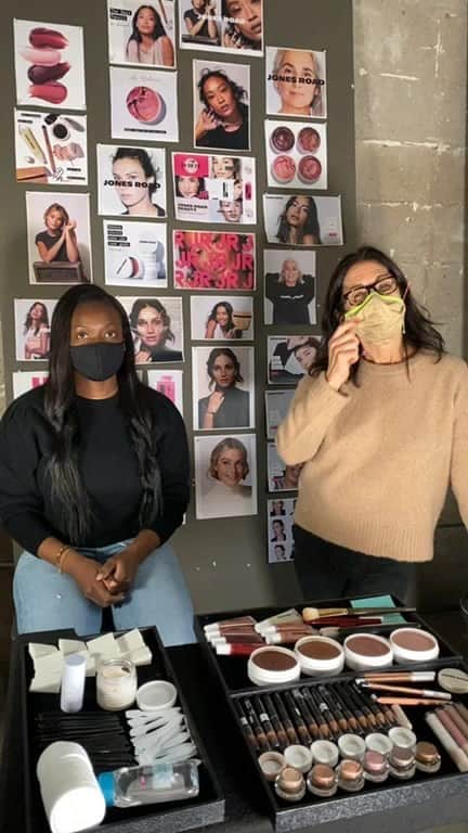 ボビー・ブラウンのインスタグラム：「I’m teaching and walking everyone through the new collection of @jonesroadbeauty with @al_iversen. Available exclusively at jonesroadbeauty.com.」