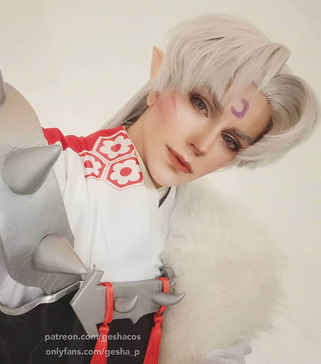 のインスタグラム：「Present new photoshoot is coming😏❣️ #Sesshomaru from #Inuyasha  Do you have fav animation from you childhoods?) Thanks @timfr0st @cain_reliant @_nabulat  for this❣️ Wig @geshacos Lenses by @assistwig0726 Teaser and backstages without text avaliable for my Patreon and OnlyFans family ❤️ #cosplay #malecosplay #malemakeup #fyp #sexy #onlyfans #」