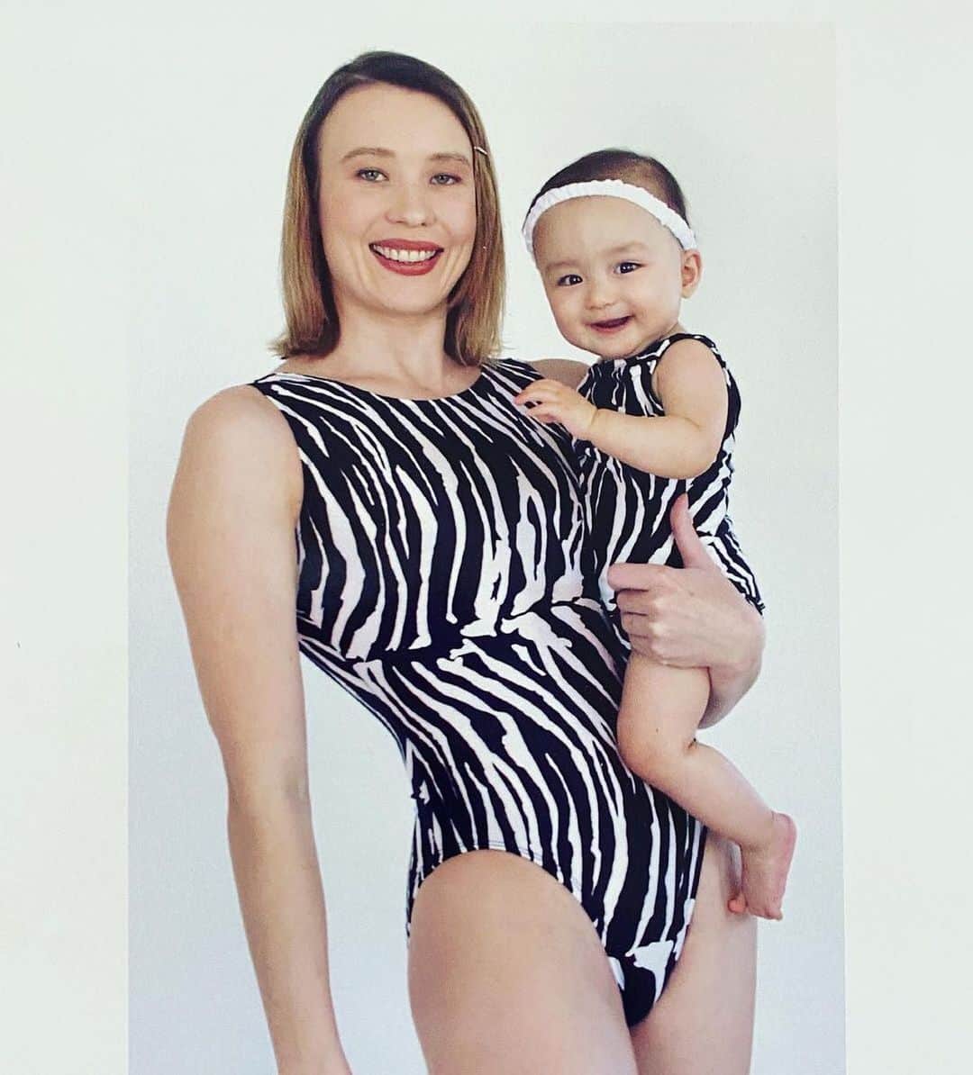 Inside Gymnasticsさんのインスタグラム写真 - (Inside GymnasticsInstagram)「🖤🤍 How cute! Posted @withregram • @svetlanaboguinskaia #TBT to finding this pic of Mother & Daughter Zebra duo 🖤🤍. Little Zebra @aniayee was only 6 month during this photoshoot , this days she is 21 ❤️. #tbt❤️ #zebras #photoshoot #findingthisgem #memories #longtimeago #funtimes #motherdaughter #momentsinlife #love #unconditionallove」10月30日 1時42分 - insidegym