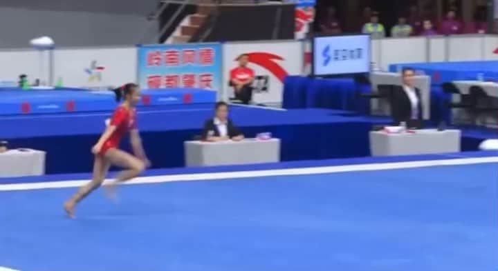 のインスタグラム：「AWESOME 👏🏻👏🏻 Double layout punch front pike! 🇨🇳  - Featured: Liu Jinru  ☄️  #gymnastics #gymnasticsvideos #gymnasticshighlights #artisticgymnastics #floor  #vault #parallelbars #pbars #horizontalbar #highbar #balancebeam #unevenbars #tumble #stick #flip #trampoline #handstand #strength #flexibility #balance #fitness #usagymnastics #muscle #mag #trampoline #gymnast #gymvids #athlete #gimnasia」