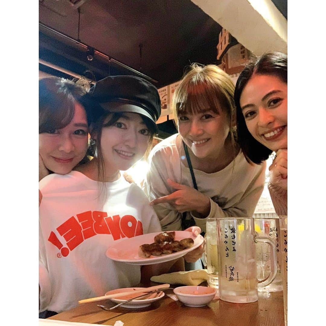 山崎直子さんのインスタグラム写真 - (山崎直子Instagram)「念願の#ラーメン部 #部活動 始動しました❣️ ・ ・ ・ #ラーメン #ラーメン好き #ラーメン大好き小池さん #🍜 #ramen 又の名を#呑兵衛 会とも呼ぶ#🍻 ということで、この日の#コーデ はお気に入りの#nonbee #tシャツ ❤️ご所望の方はメッセージくださいませw」10月30日 1時40分 - yamanaon