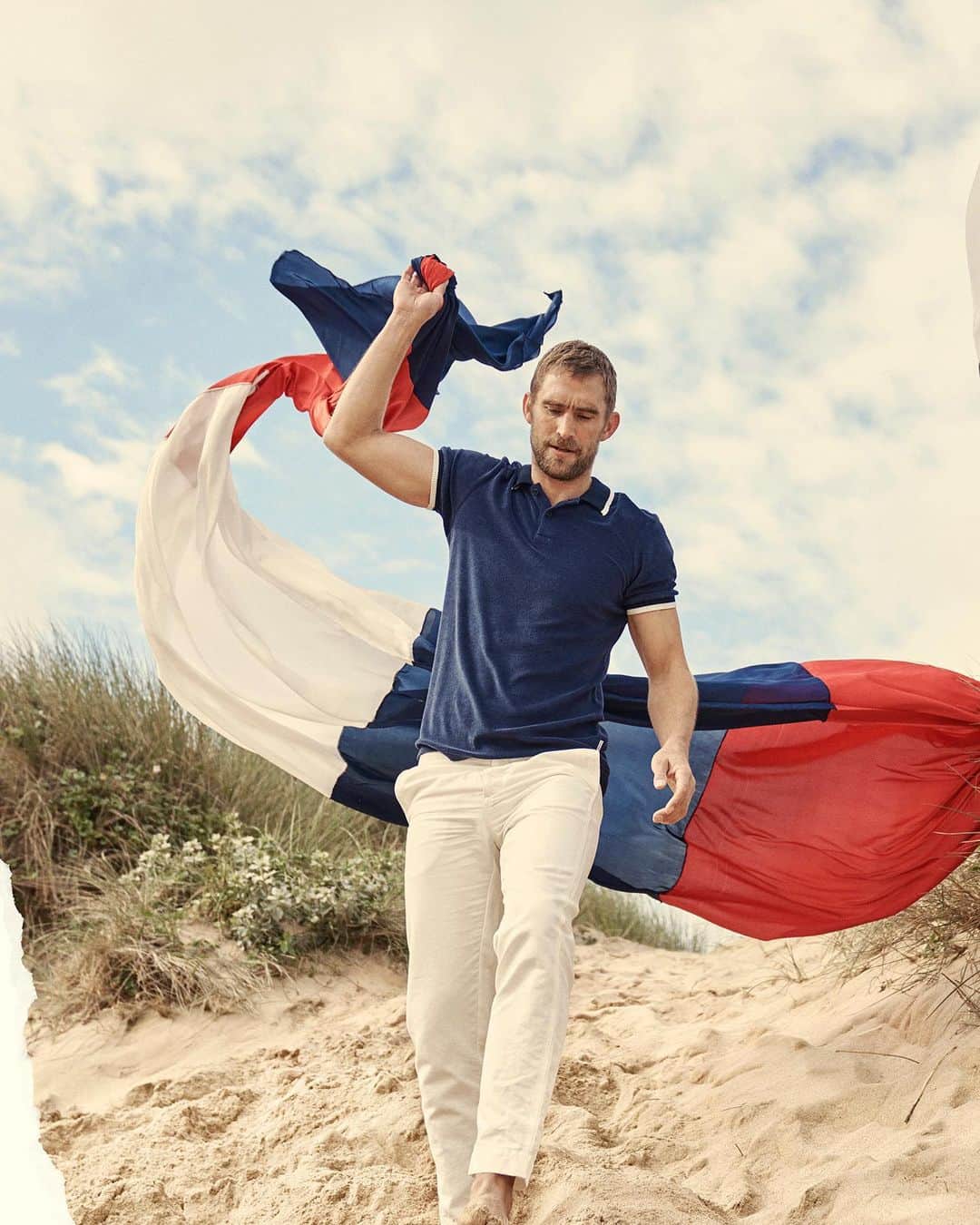 オールバーブラウンのインスタグラム：「Energise your Thursday with The Dunes, our dynamic new collection. This carefree clothing assortment is perfect for vacations, staycations & everything in between. Tap to shop or explore more via the link in bio.  #DoseOfSun #OrlebarBrown #OBsAroundTheWorld」