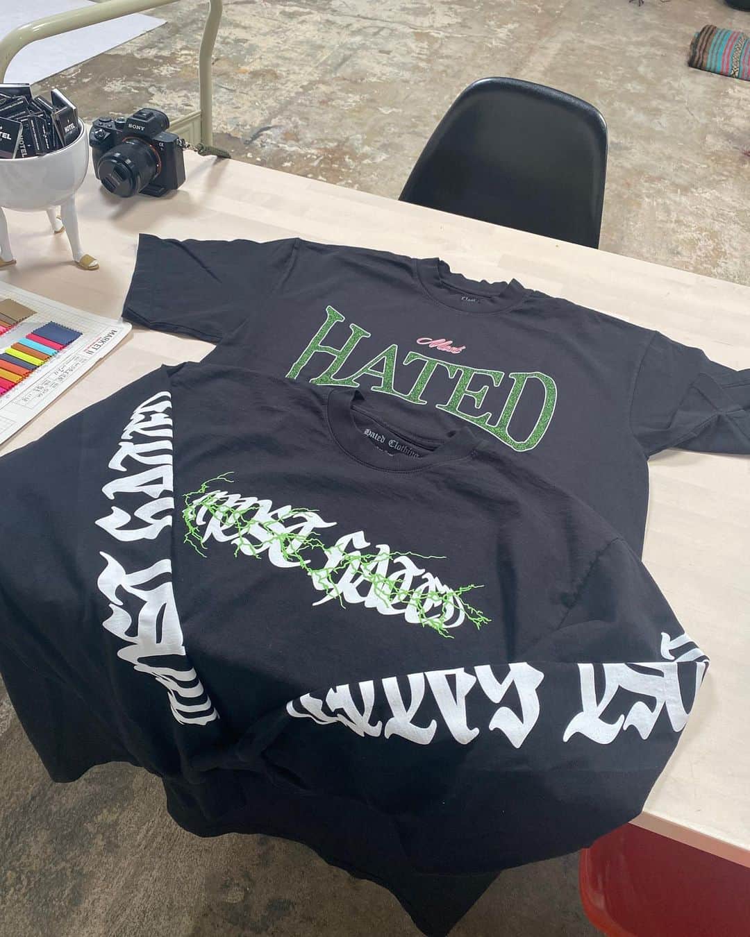 ニック・ヤングのインスタグラム：「Dropping tomorrow MostHated Tee’s @mhp.la 🔥🔥🔥🔥」