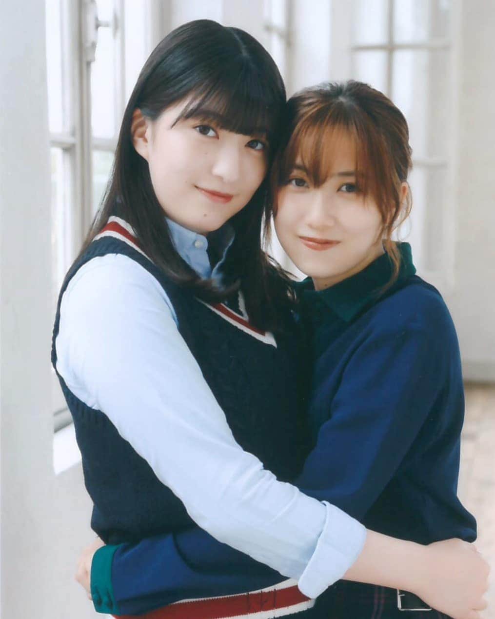 モーニング娘。'20のインスタグラム：「- . あかねちん x まーちゃん . . #佐藤優樹 #羽賀朱音 . .」