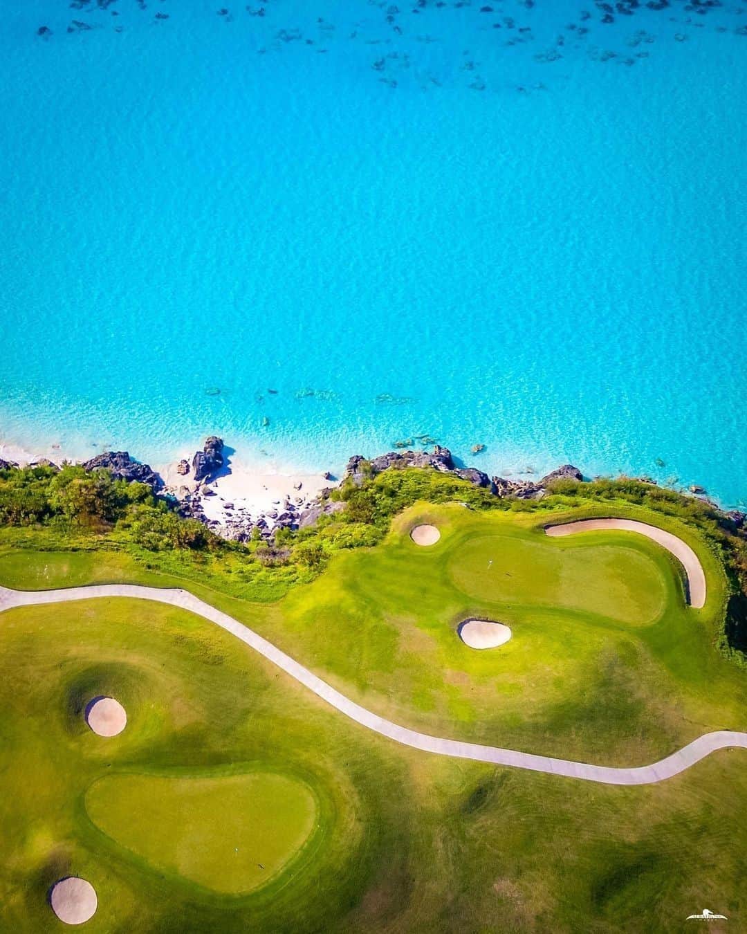 HYPEBEASTさんのインスタグラム写真 - (HYPEBEASTInstagram)「@hypegolf: Take a look at the @portroyalgolf course, located in Bermuda. Will you be tuning in to the @bermuda_championship this week?⁠ Photo: @therealcfry」10月30日 11時15分 - hypebeast