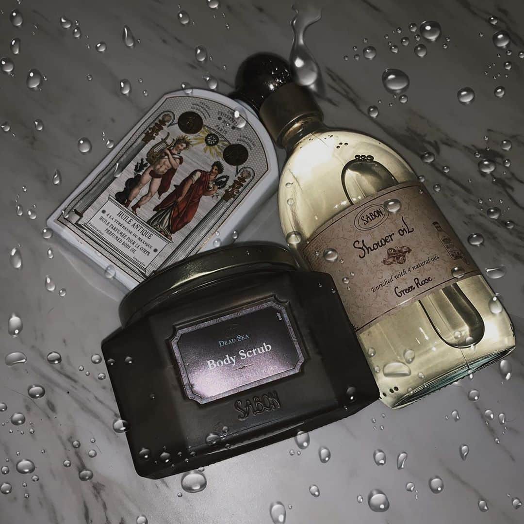 chiiiiiのインスタグラム：「🛁🤍 𝑊ℎ𝑦 𝐼 𝑙𝑖𝑘𝑒 𝑡ℎ𝑒 𝑏𝑎𝑡ℎ𝑡𝑖𝑚𝑒 ・ ・ ・ 長すぎるとジルが呼びに来る...🐈」