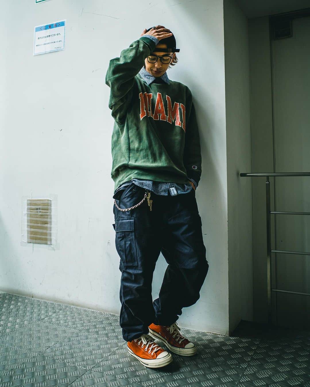 のインスタグラム：「今日の　#古着ミックス　は #descendant  の　#カーゴパンツ  に　#chanpion  の　#reverseweave  を合わせて！  中には　#チェックシャツ  挟んでかわいらしく！  #古着コーデ  #古着 #古着MIX #oceantokyo #oceantokyoover #メンズヘア #メンズファッション #メンズパーマ #メンズ髪型 #メンズヘアカタログ #メンズモデル #雨宮雄三#雨スタ」
