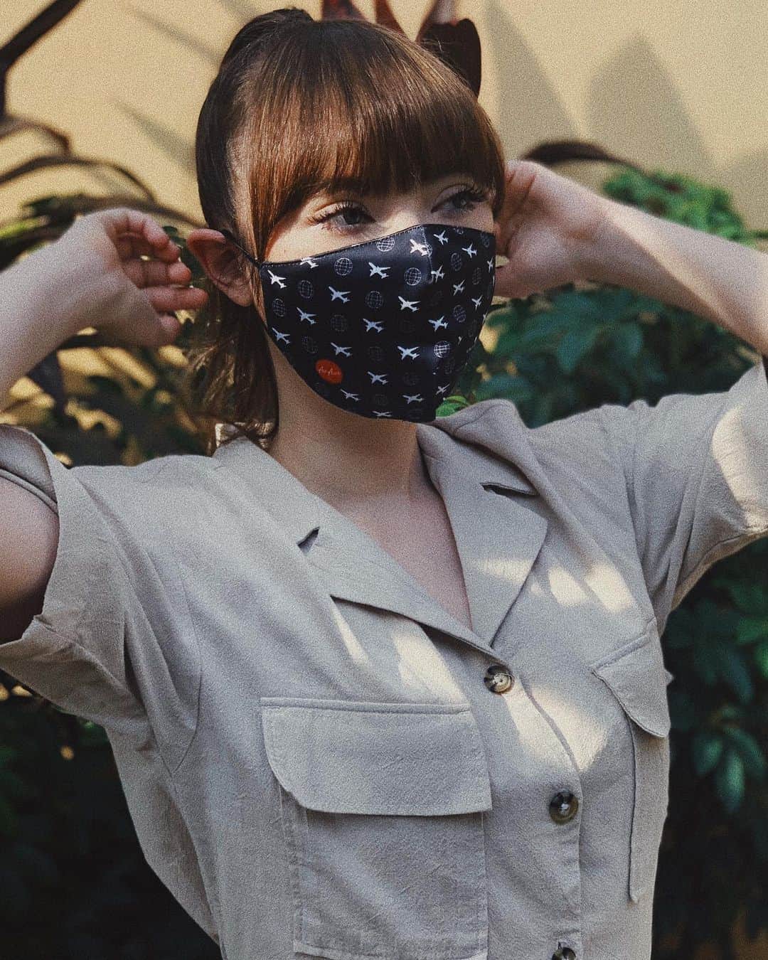 ヤンニーン・ワイゲルのインスタグラム：「Take care & protect yourself! Make sure you check out the new Air Asia X Universal Music Malaysia face mask available now exclusively at @airasiashop , stay safe everyone!」