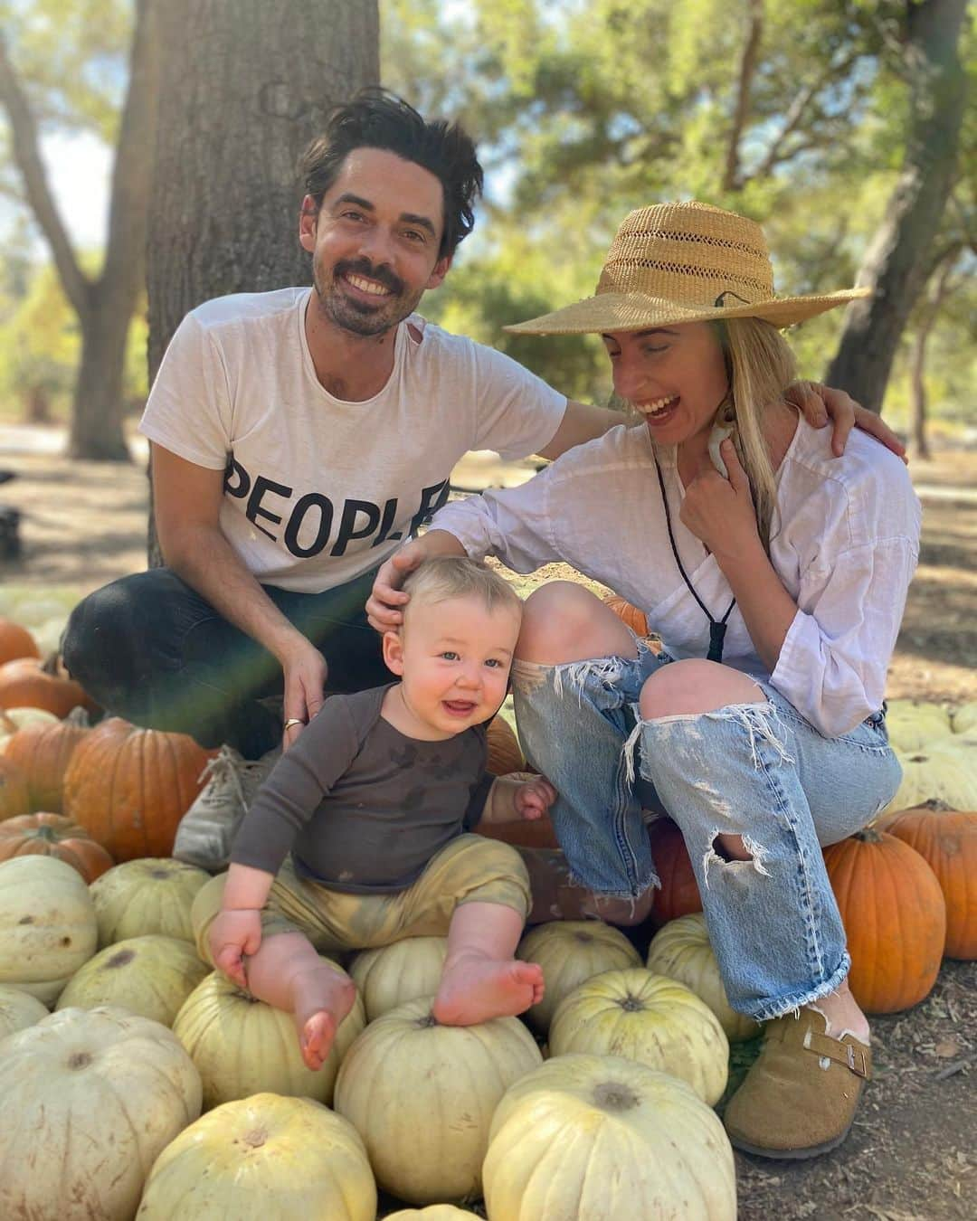 マラ・ロザックさんのインスタグラム写真 - (マラ・ロザックInstagram)「🍂My loves🍁These two are pretty darn cute & make life a lot more fun.」10月30日 11時54分 - mararoszak