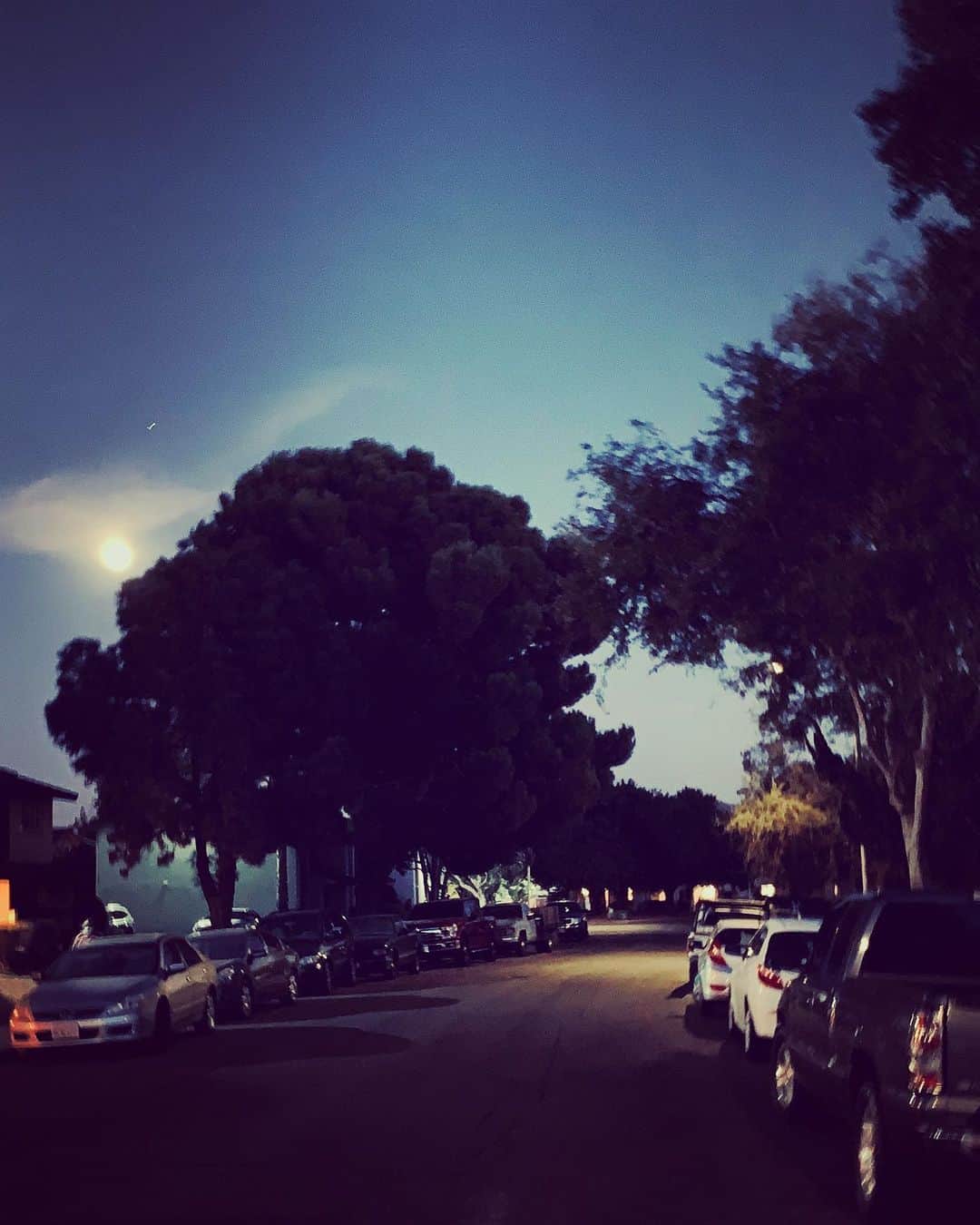 ジョナサン・カサーのインスタグラム：「🌕 vibes」