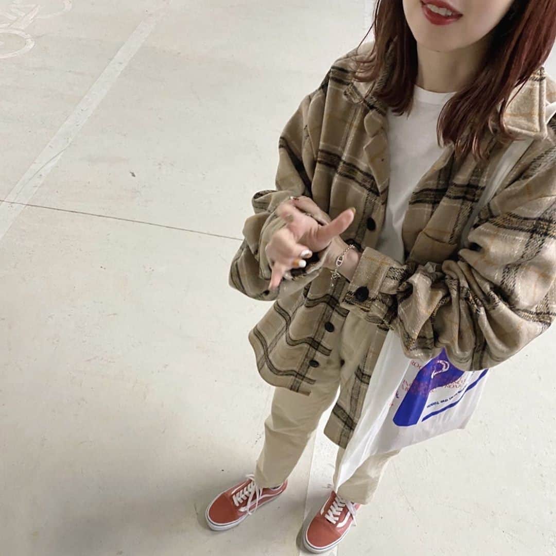 DHOLIC SNAPのインスタグラム：「@o_____m9さんの#dholicsnap⁠ 　⁠ SHIRT：@dholic_official⁠ 　⁠ 【STYLE】⁠ #vinvle⁠ #ウールブレンドチェックシャツ⁠ 全2色￥5,170(税込)⁠ 　⁠ みなさんもぜひ#dholicsnap をつけて⁠ コーディネートを投稿してください📸💕⁠ 　⁠ ※上記以外のご着用アイテムにつきましては品切れ商品、または、私物となります。⁠ 　⁠ #DHOLIC#dholicism#fashion#ootd⁠ #プチプラコーデ#今日のコーデ#今日の服⁠ #チェックシャツ#チェック柄#シャツコーデ⁠ #秋冬コーデ#大人カジュアル#カジュアルコーデ」