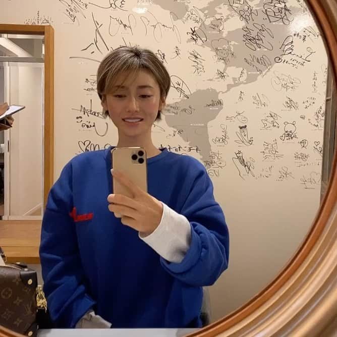 &mのインスタグラム：「横と縦が1センチずつ縮まったんだけど💦💦どんだけ歪んでたん👻」