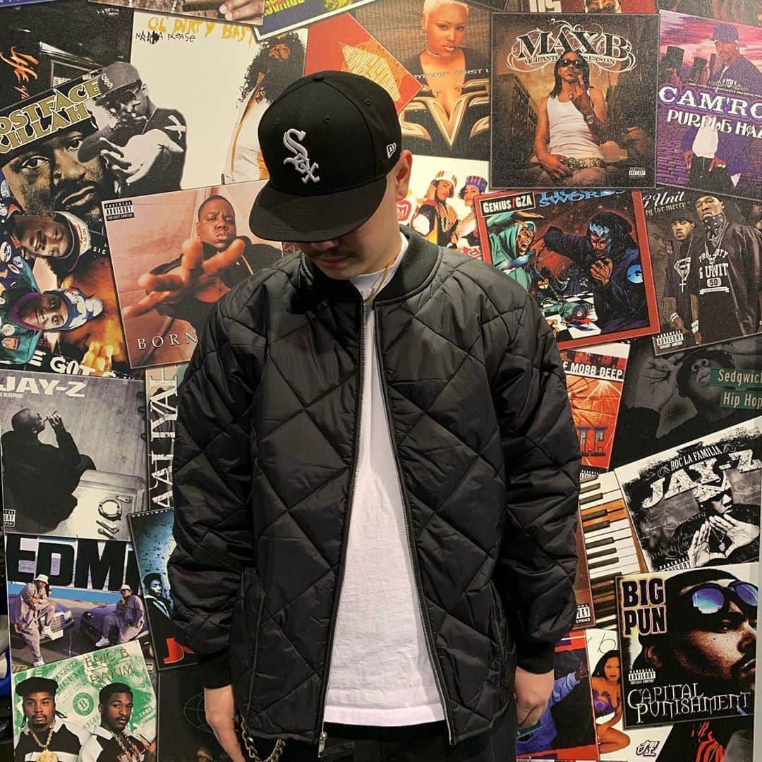 のインスタグラム：「ROTHCO FLIGHT JACKET 入荷致しました✈️💨  JACKETには中綿がしっかりと入っており、保温性が抜群になっております🙆‍♂️ ・  180cm XL着用  🗽DiverCity🎡  ※GROW AROUND Diver City店 平日と土日祝日にて営業時間が変更となっております。ご来店の際は営業時間にお気をつけください。 (平日)11:00~20:00 (土日祝)10:00~20:00  . #growaround  #growaroundnewarrivals  #growarounddivercity #rothco」
