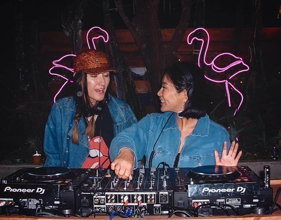 KanaKatanaさんのインスタグラム写真 - (KanaKatanaInstagram)「Really fun B2B with @michiinthehouse 🎵Tune in @housepitalityla livestream tonight on their #twitch channel✨I'll post link on my bio 🥳 Starts 7pm, Michi and I play 1h each then B2B 💜also I'm going to post audio for full 3 and half hour on my SoundCloud tomorrow🙋🏻‍♀️ special thanks for the great team @disconicmusic @connor.mikami @joeldavidstout @kyle_mikami  . . . . . . #funtimes #music #whatmatters #mood #love  #passion #dowhatyoulove #goodvibes #happyplace #dj #lifestyle #musicislife #fun #girls #femaledj #housemusic #minimal #techno  #dancemusic #photooftheday #instagood #instadaily #tbt #haveaniceday #livestream #asiangirls #letsmakethemcry」10月30日 3時30分 - kanahishiya
