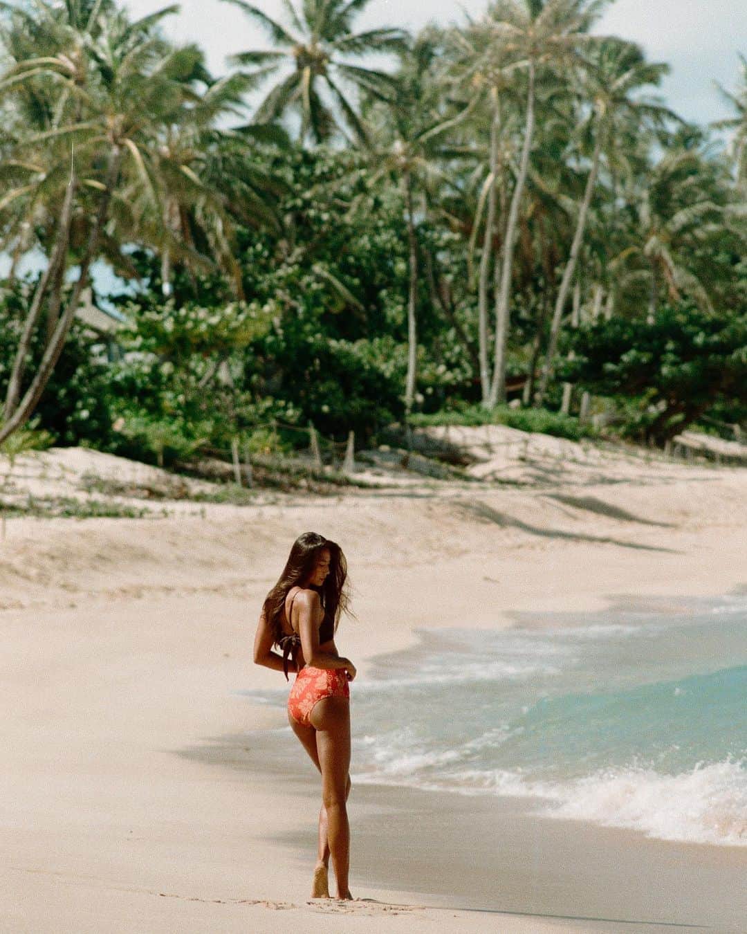 マリア・マーフィーのインスタグラム：「Morning moods 💕 #film @brooklynhawaii」