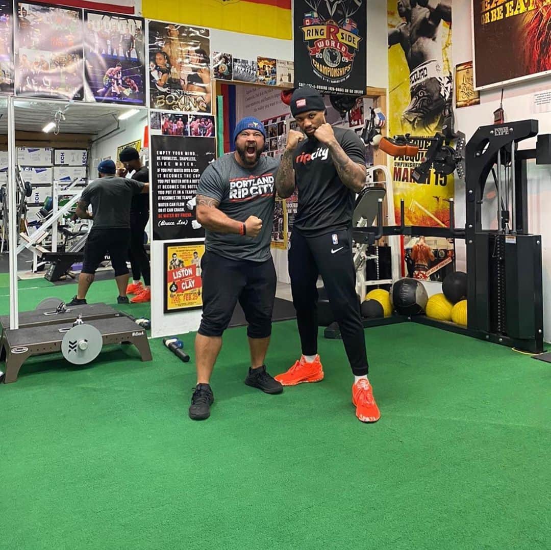 デイミアン・リラードのインスタグラム：「One of the most solid human beings I’ve ever met... Happy Birthday to my good friend and trainer! Challenges me as an athlete and person... love you bro! Enjoy your day! @cemcondition83」