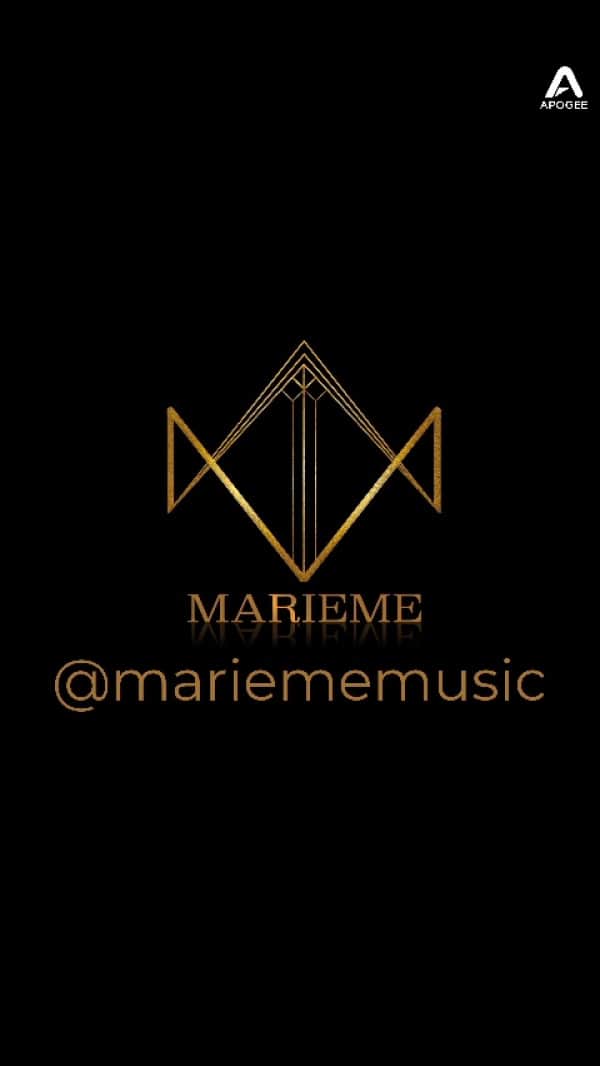 カーラ・デルヴィーニュのインスタグラム：「Songs for the Revolution By Marieme @mariememusic  Live from @apogeedigital  Styled by @nicolaformichetti  Mua @janicedaoud」