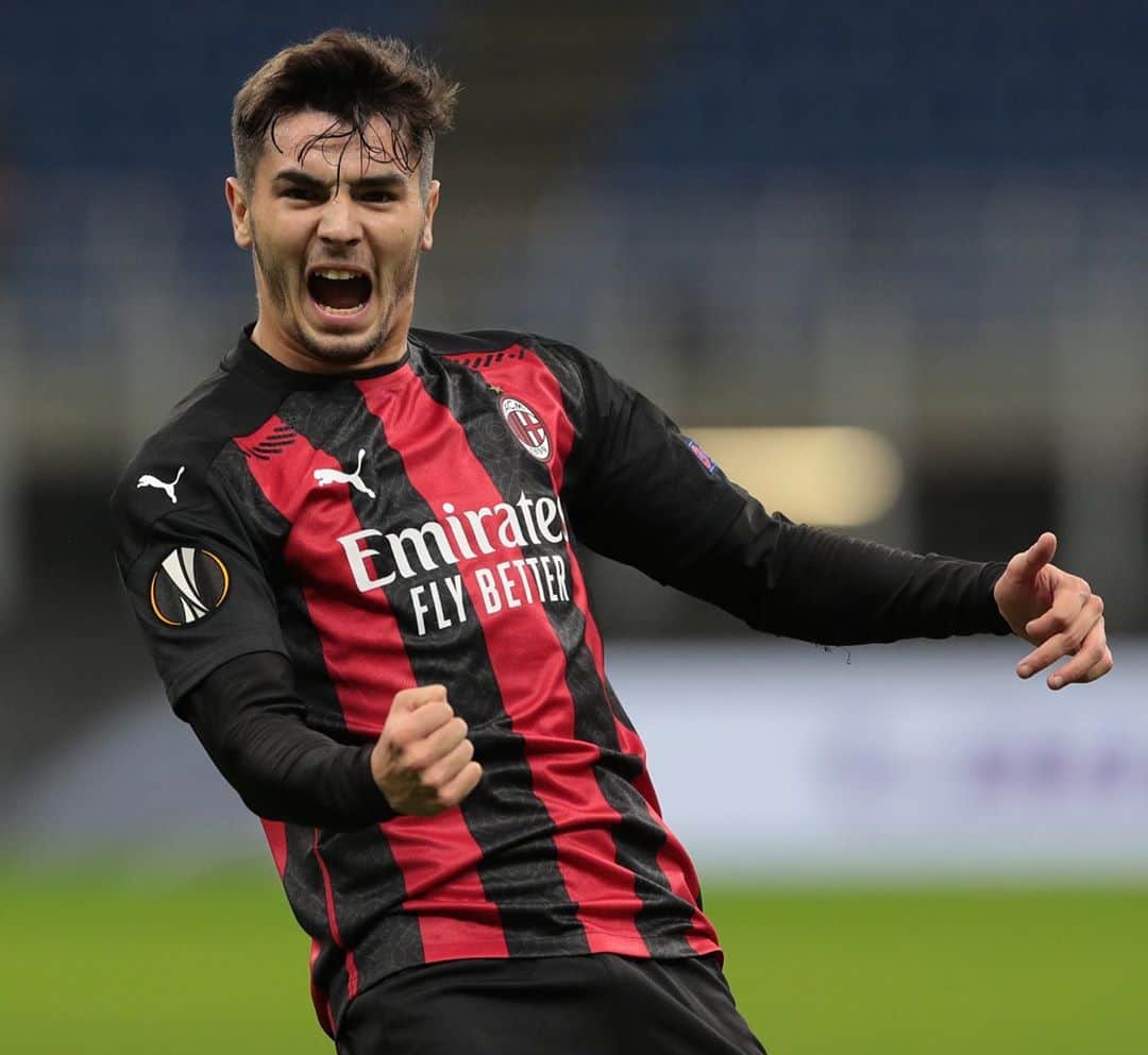 ブラヒム・ディアスのインスタグラム：「✌🏼wins ✌🏼goals @europaleague ❤️🖤」