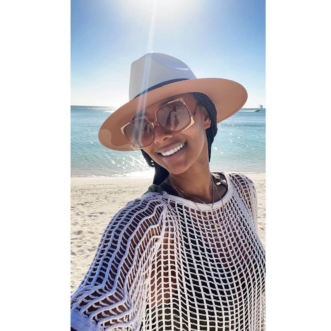 ケリー・ヒルソンのインスタグラム：「I’m jus’ tryna stay high, man...jus’ tryna stay high. ☀️」