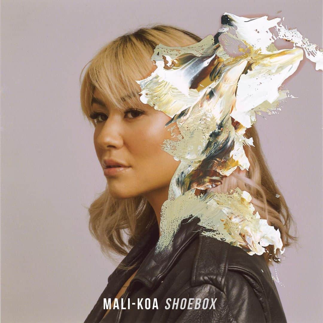 Mali-Koa Hoodのインスタグラム：「Surprise!! To celebrate the pre-order of my album HUNGER, I have a new song for you. Midnight “Shoebox” will be all yours. I’m not crying, you are. Link to pre-order is in my bio 😱」