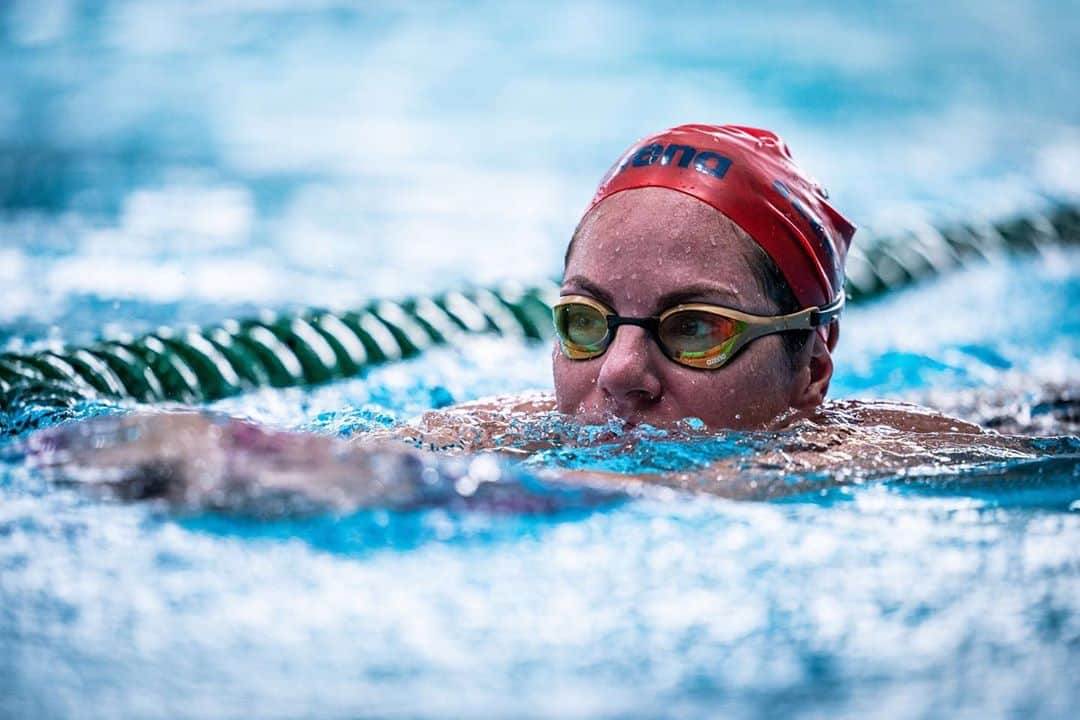 エミリー・シーボームのインスタグラム：「I got my eyes on you!  Next match is coming hot for @energystandard and @minekasapoglu is capturing every second!  #isl2020 #budapest #swimming #aquapower #internationalswimmingleague #iswimleague #athlete #water」