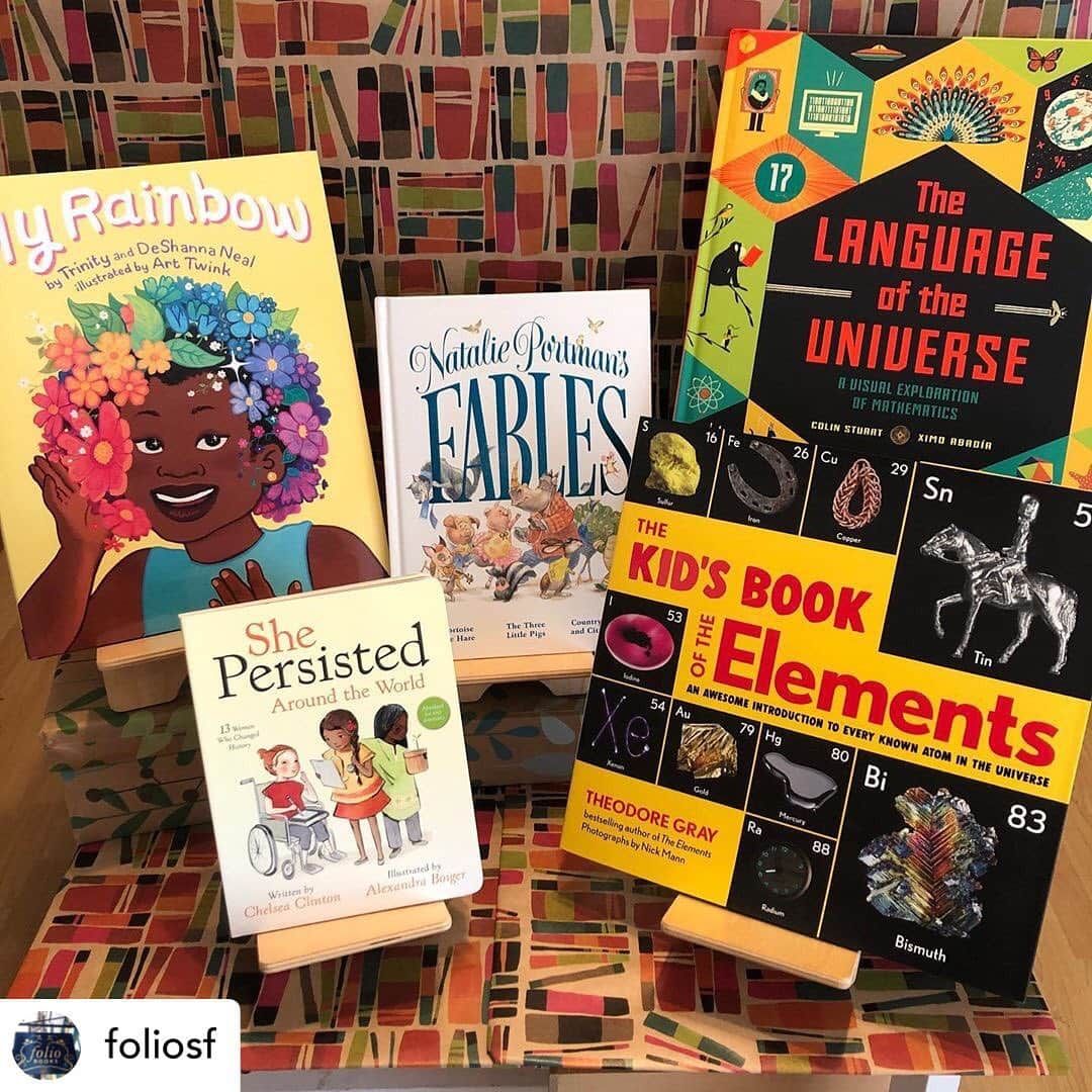 ナタリー・ポートマンさんのインスタグラム写真 - (ナタリー・ポートマンInstagram)「Woke up to the news that Natalie Portman’s Fables is #5 on the NYT Bestseller List for Children’s Picture Books 📚✨ Thank you to everyone who has already ordered! You can’t imagine how meaningful this is to me. I wrote this book full of love and hope for my children and their generation. I hope it’s bringing smiles and love to your families as well.」10月30日 6時04分 - natalieportman