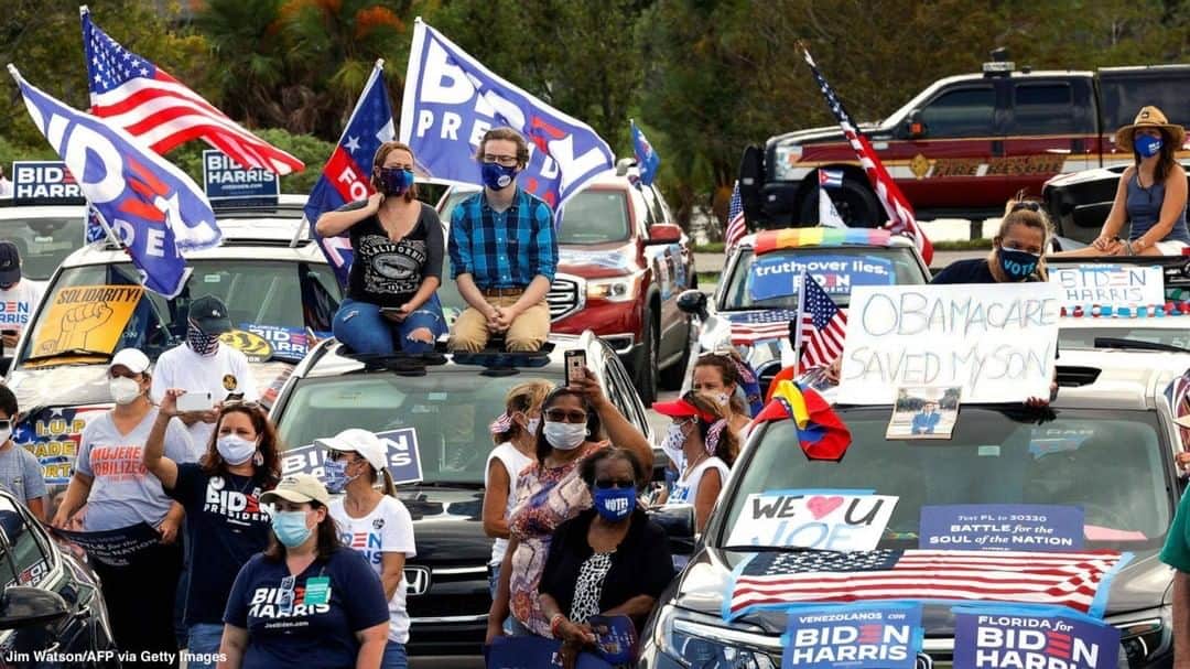 ABC Newsさんのインスタグラム写真 - (ABC NewsInstagram)「Pres. Trump, Joe Biden hold dueling rallies in Florida, with the president hosting a crowded rally and Biden campaigning at a drive-in event. The state is seeing a rising number of COVID-19 cases.  #joebiden #donaldtrump #florida #tampa #election」10月30日 6時14分 - abcnews